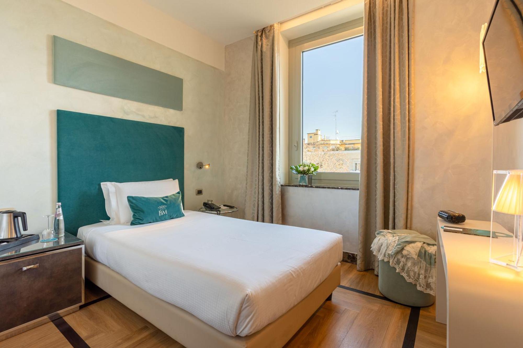 Single Room with Small Double Bed,1215905038:JPEG